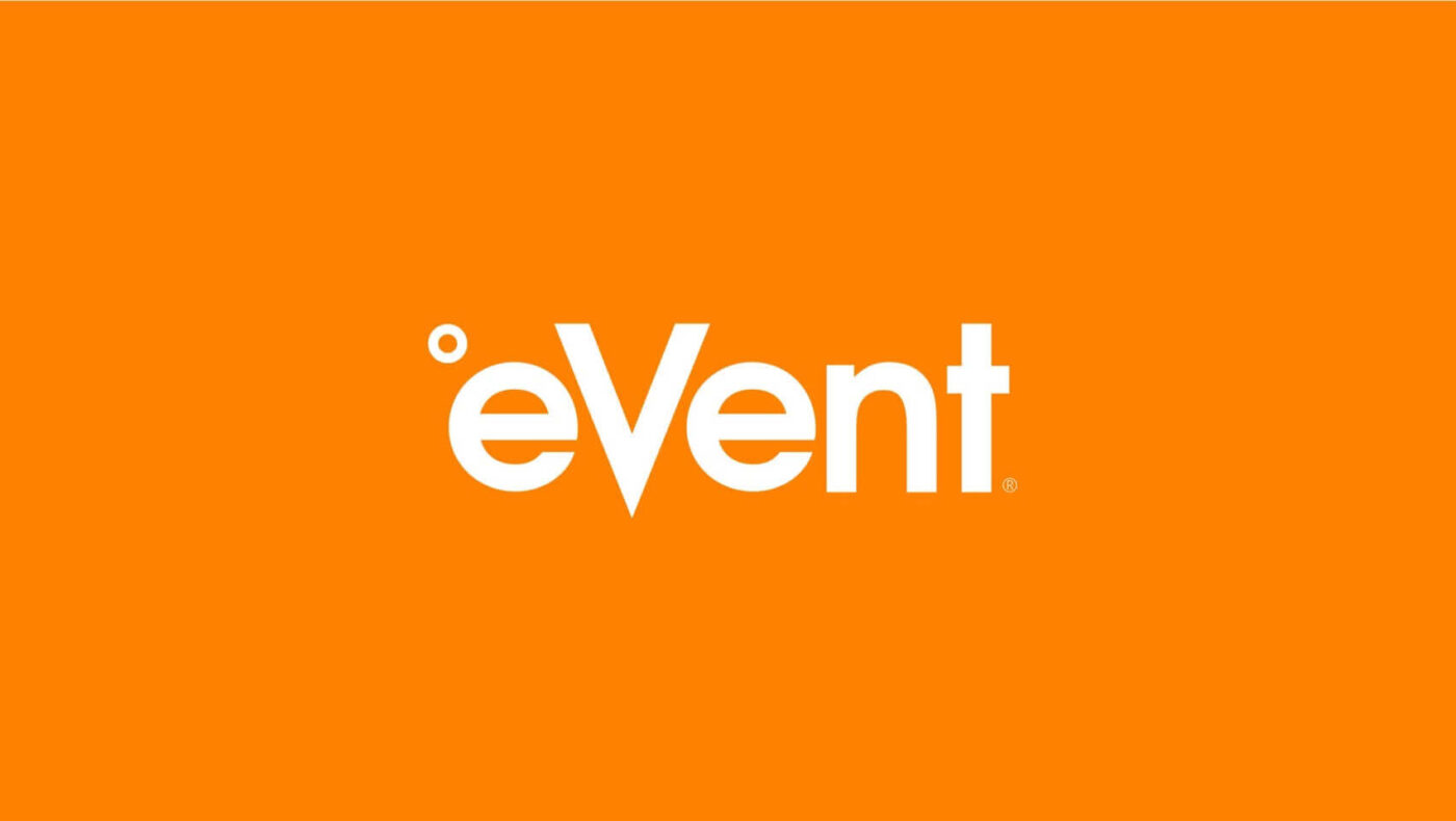 具eVent logo的吊牌吊卡，代表機能服飾的品質保證