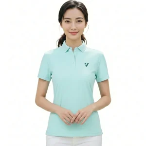KOMIA品牌 Supplex 系列女款短袖 POLO 衫（蒂芬妮藍），左胸口有KOMIA 專屬商標LOGO 圖樣